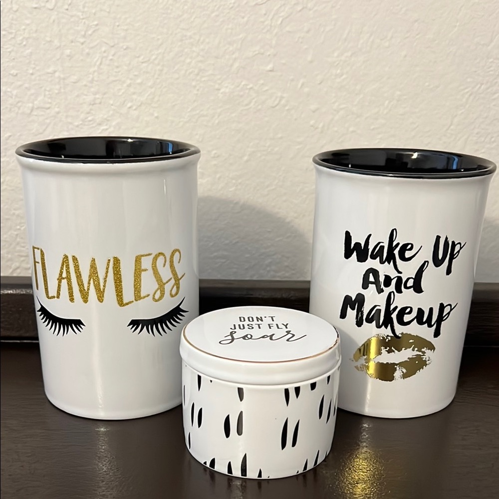 3 pc. Flawless Makeup Organizer Set